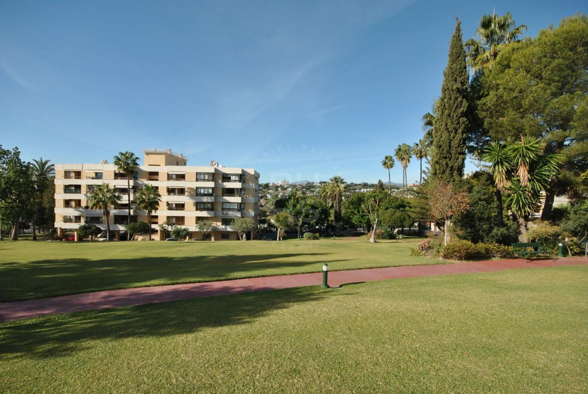 Torres De Aloha 2 Bdr Puerto Banus Apartman Marbella Kültér fotó